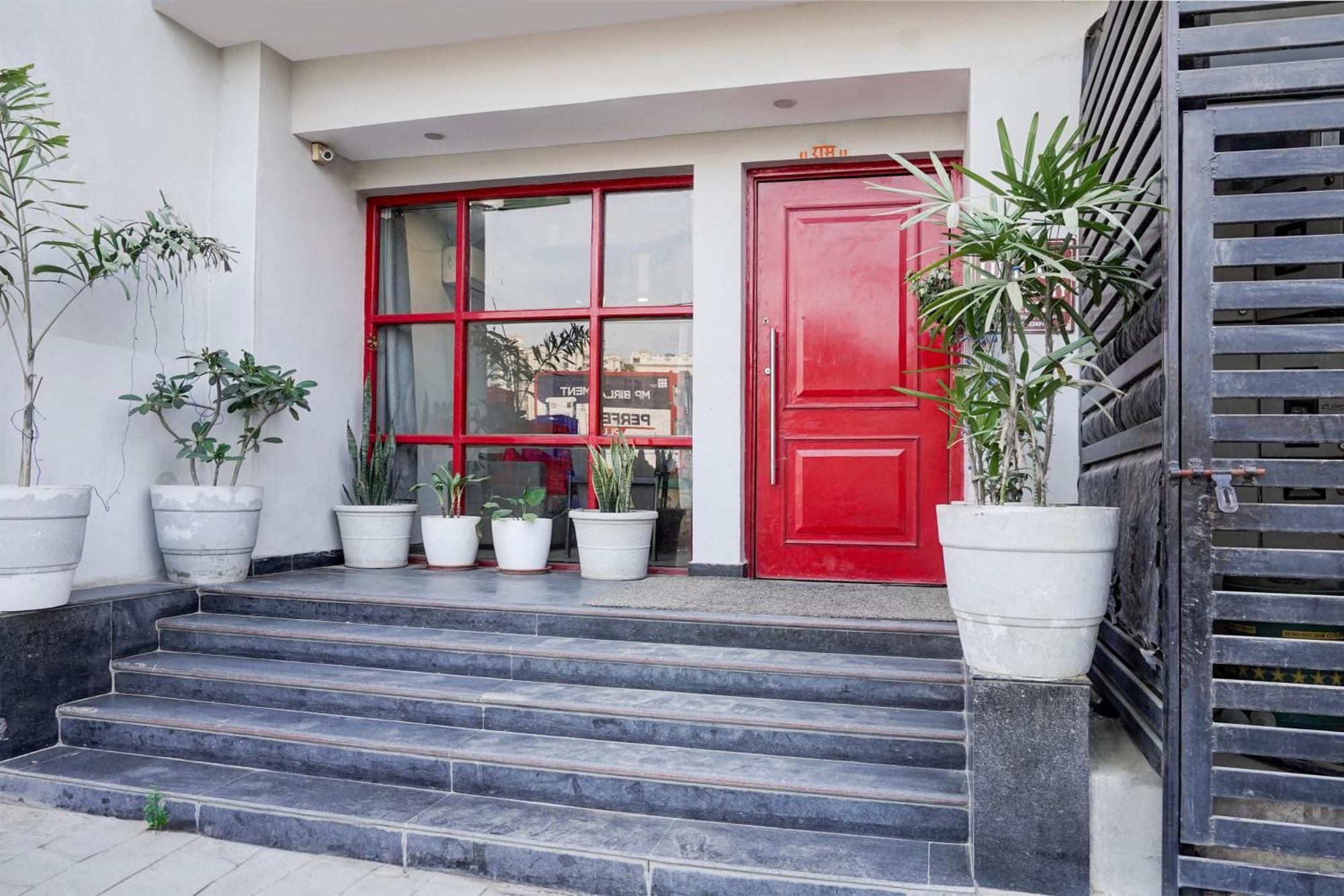 Super Townhouse Gomti Nagar Sector 6 Near Ekana Stadium Lakhnaú Exteriér fotografie