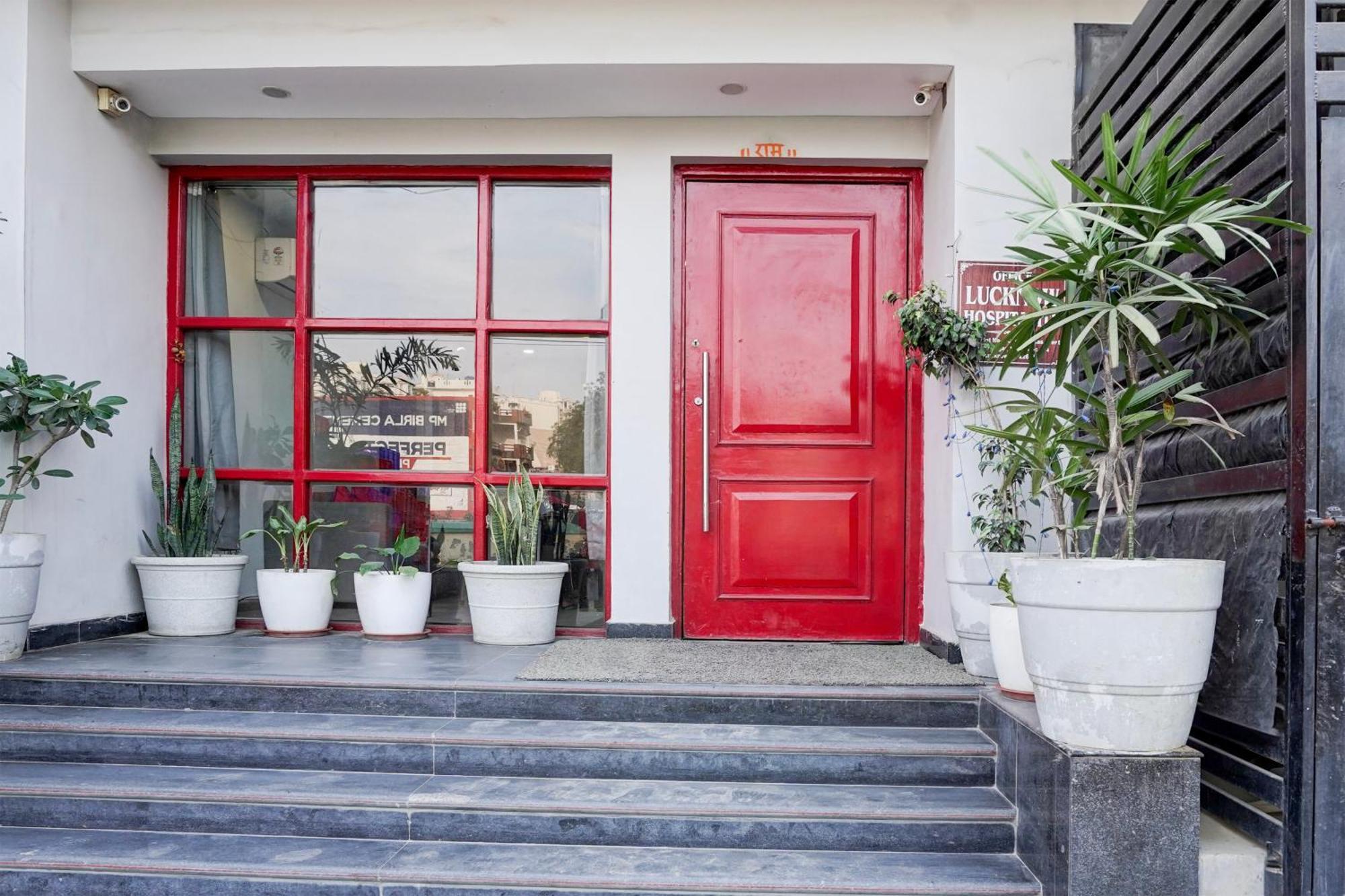 Super Townhouse Gomti Nagar Sector 6 Near Ekana Stadium Lakhnaú Exteriér fotografie